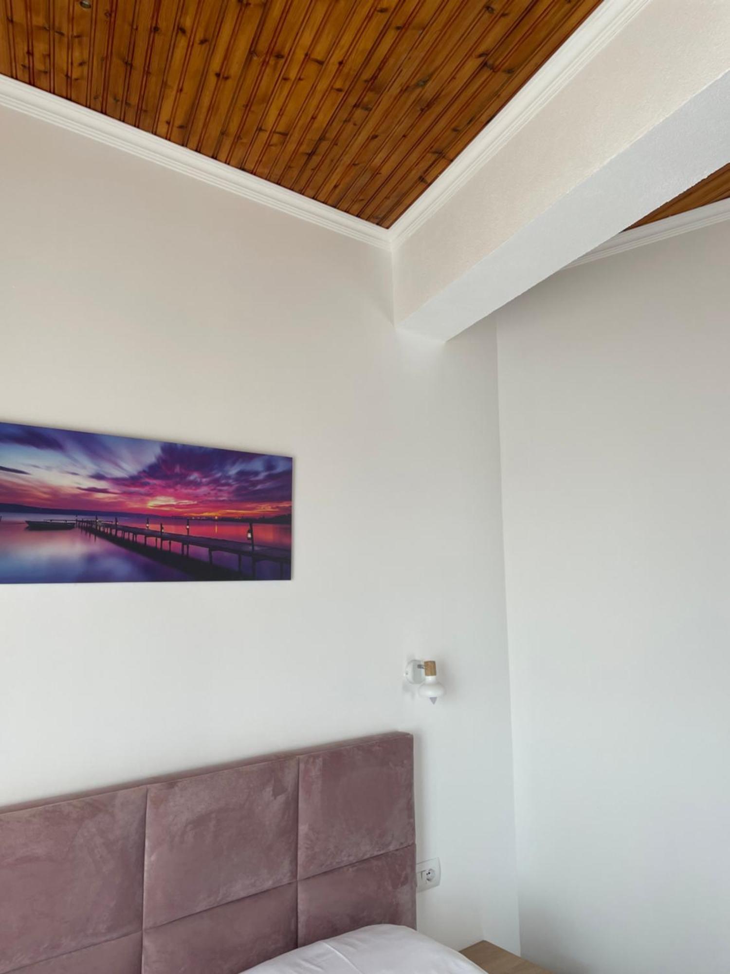 Enma Rooms Kruje Luaran gambar