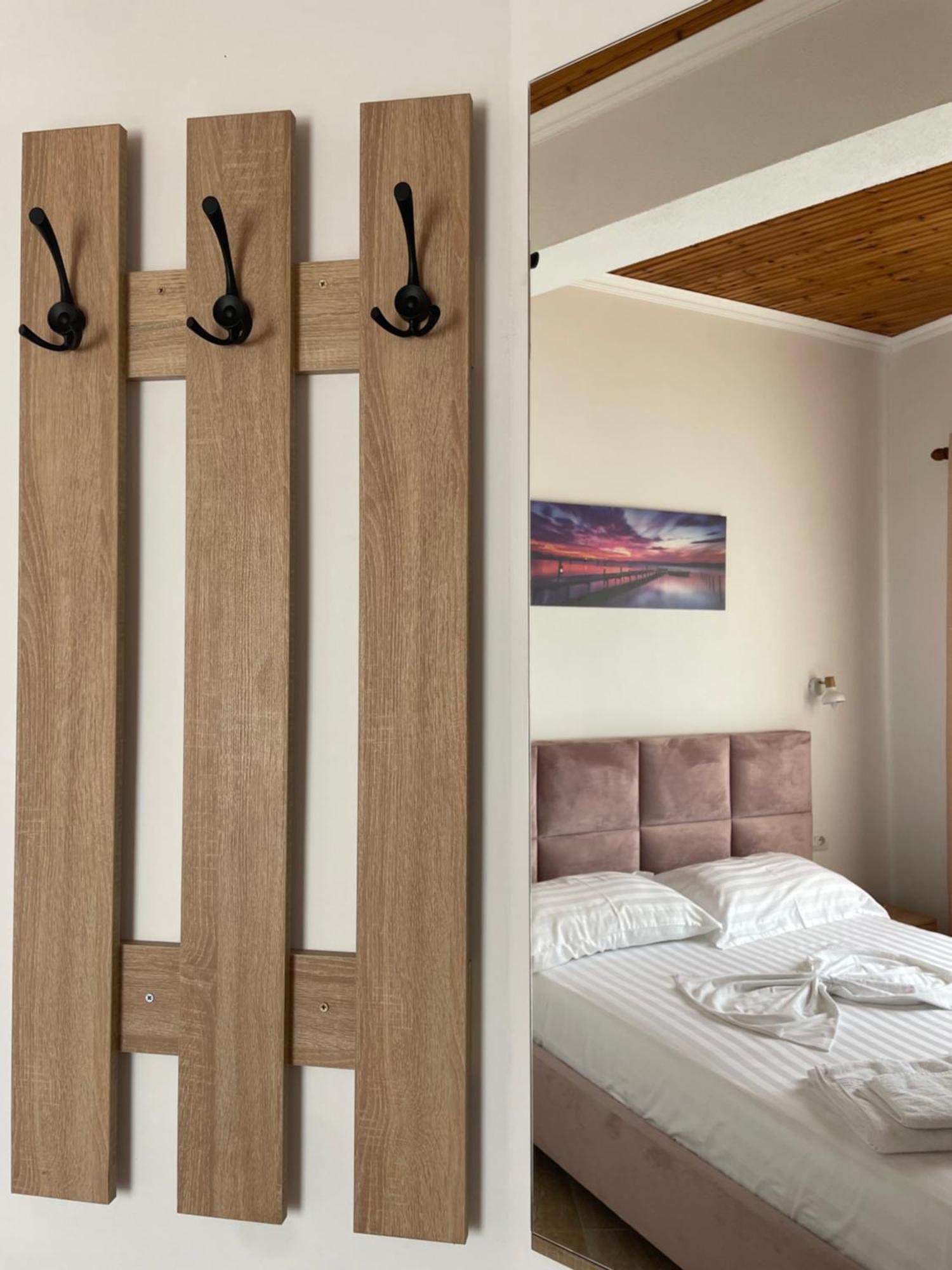 Enma Rooms Kruje Luaran gambar