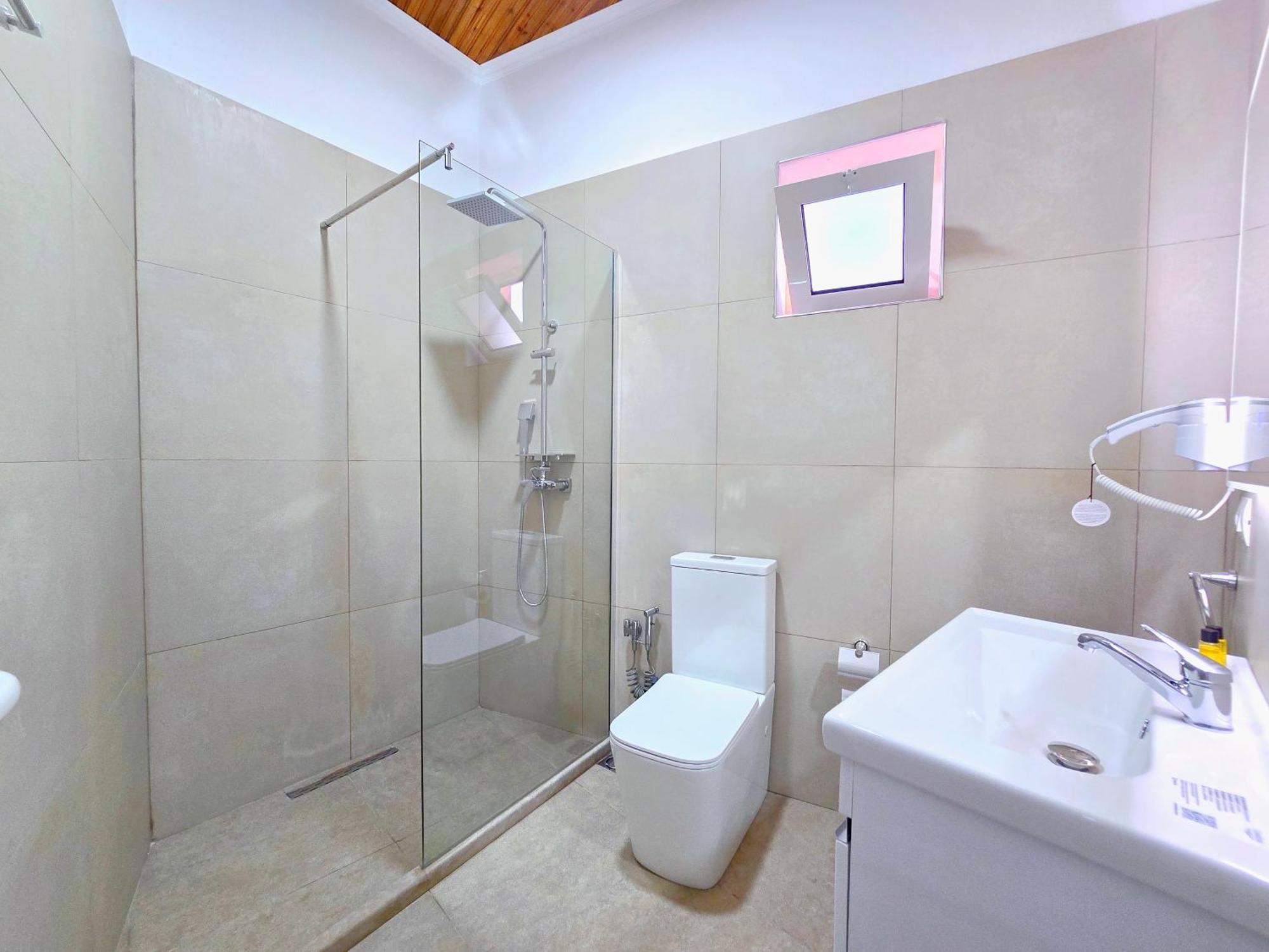 Enma Rooms Kruje Luaran gambar