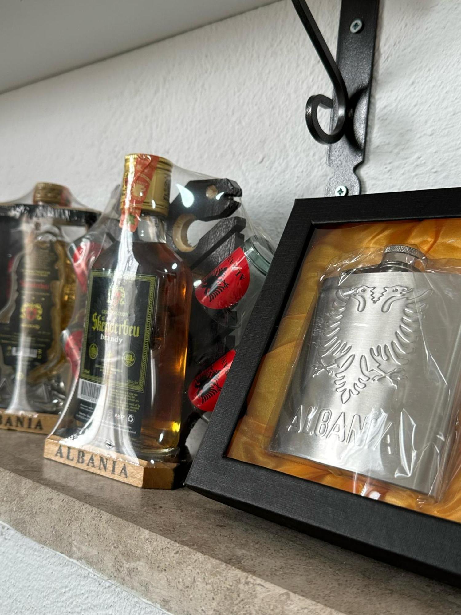 Enma Rooms Kruje Luaran gambar
